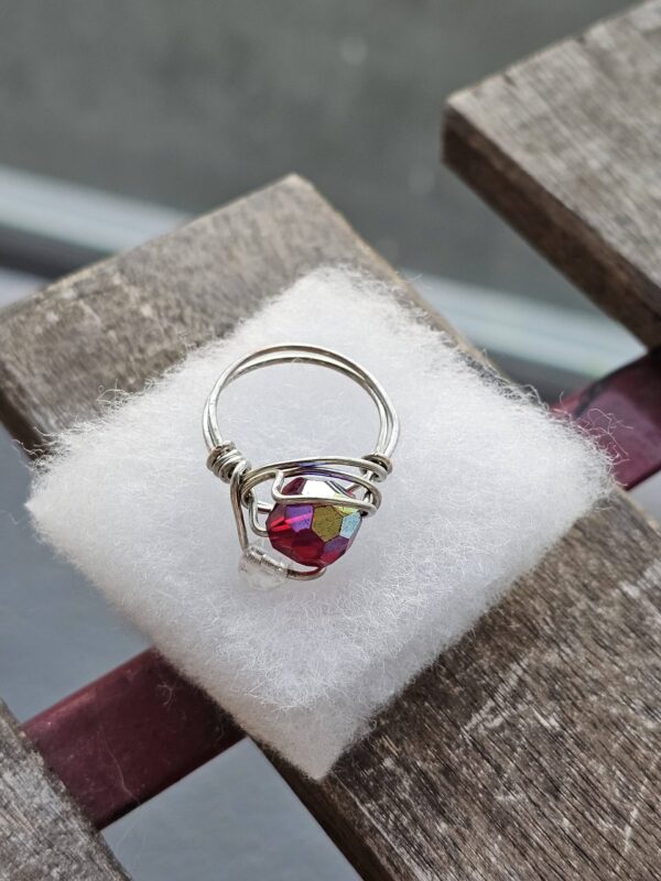 20260208_175846 Schwarzkopf crystal red aurora borealis Ring