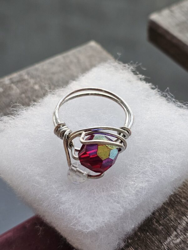 20260208_175851 Schwarzkopf crystal red aurora borealis Ring