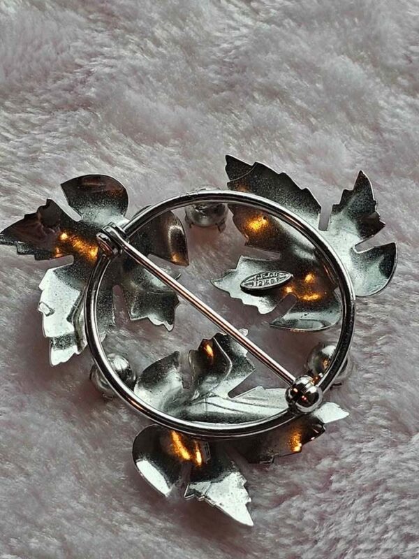 p1-103.jpg Vintage Signed 12K Gold Filled Leaf and Faux Pearl Brooch