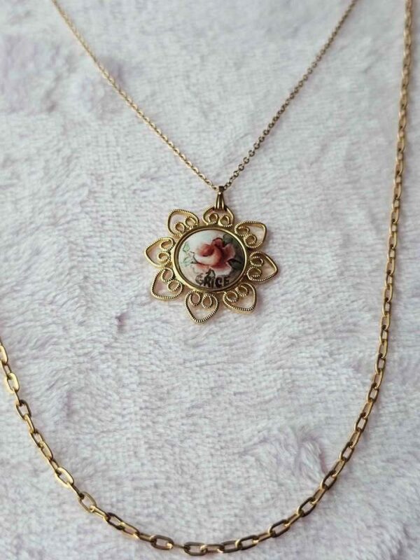 Vintage Gold-Tone Floral Pendant Necklace