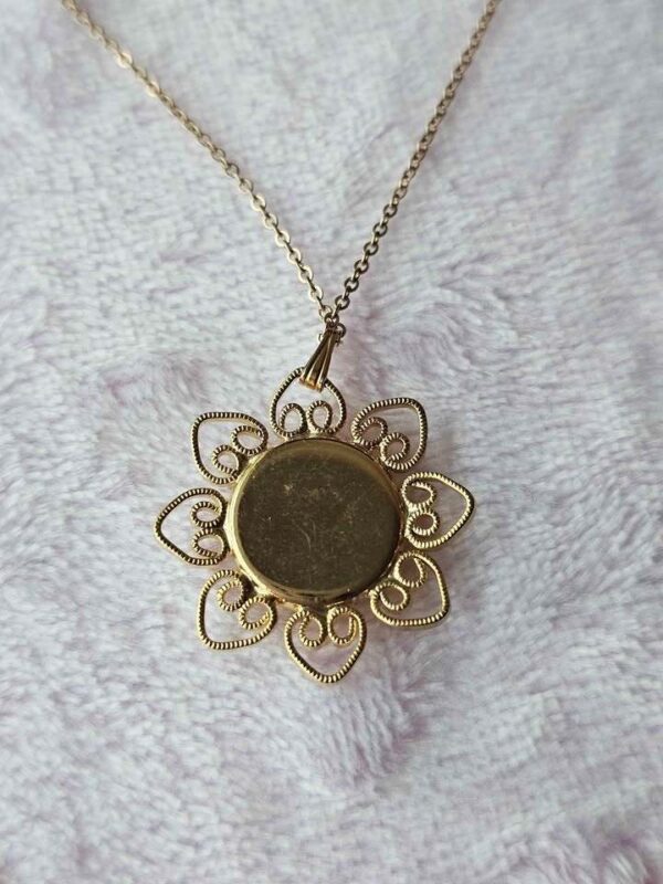 Vintage Gold-Tone Floral Pendant Necklace