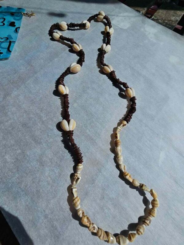 Vintage Shell and Wood Bead Necklace