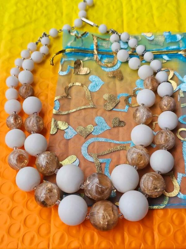 Vintage 1950s Mid Century Gold Foil Embedded Crackle Lucite Bead Necklace