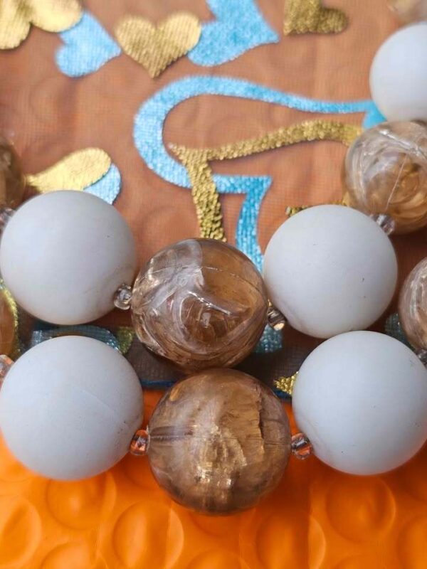 Vintage 1950s Mid Century Gold Foil Embedded Crackle Lucite Bead Necklace