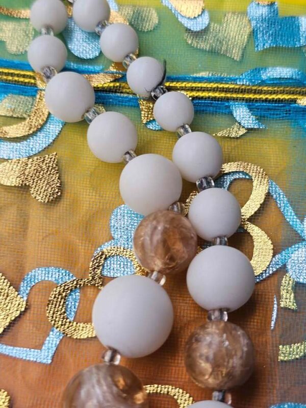 Vintage 1950s Mid Century Gold Foil Embedded Crackle Lucite Bead Necklace