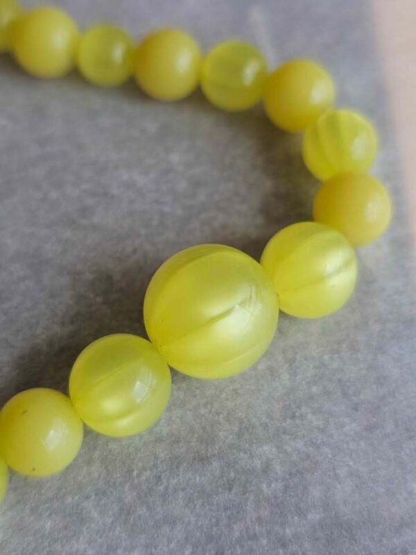 p1-196.jpg Vintage Lucite Yellow Bead Necklace