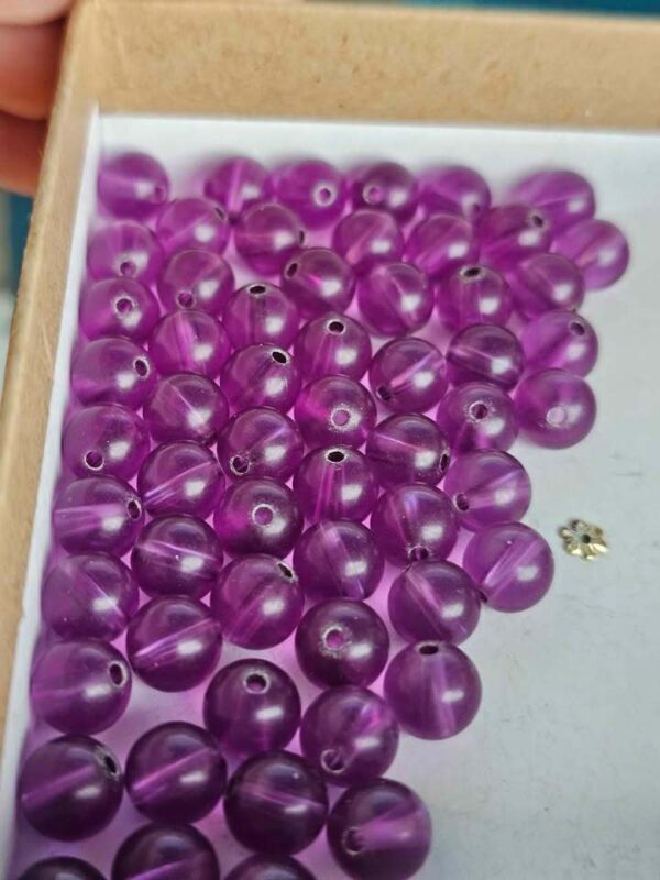 p1-338.jpg Purple Round Beads Vintage stock