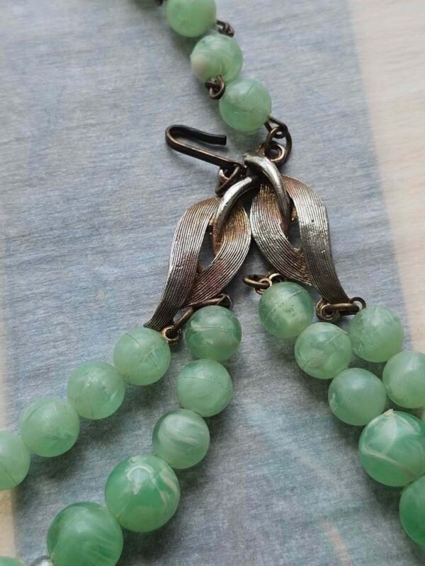 p1-34.jpg Vintage Double Strand Green Marbled Bead Necklace