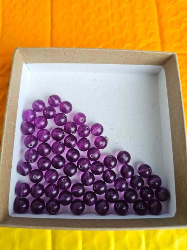 p1-343.jpg Purple Round Beads Vintage stock