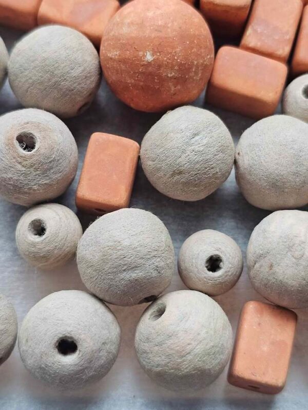 p1-560.jpg Vintage 80 Grams of stock Assorted Terracotta and Clay Craft Beads