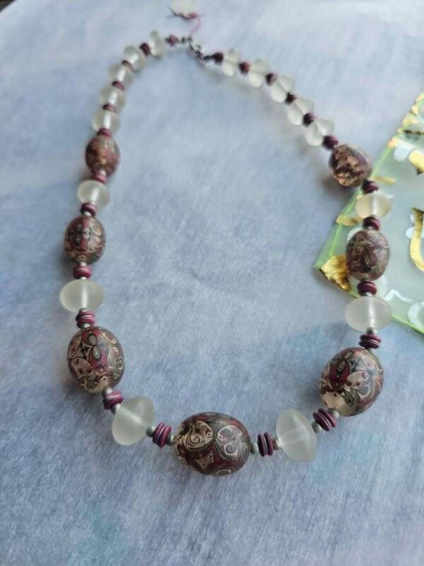 p1-730.jpg Vintage Burgundy and Frosted Glass Beaded Necklace