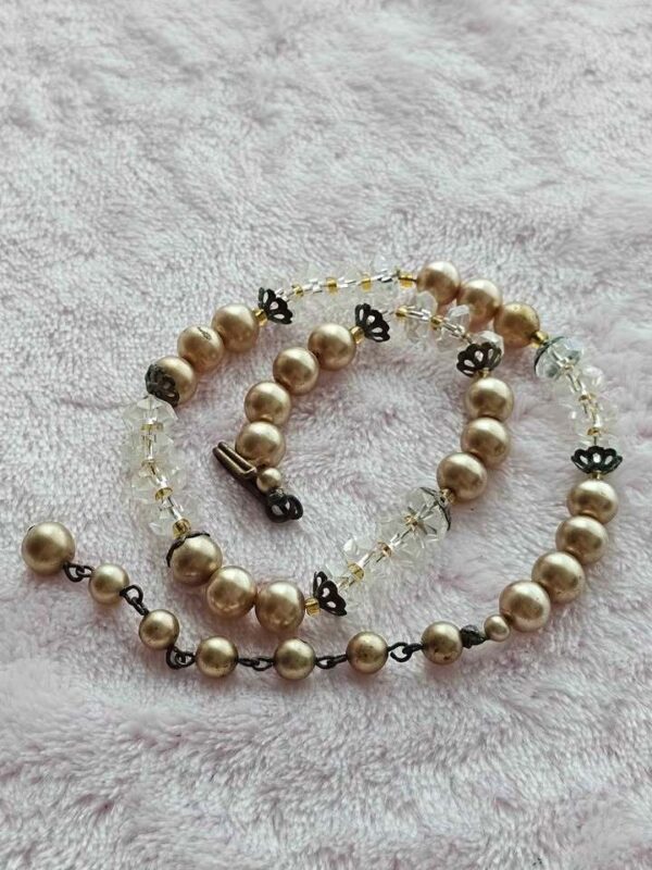 Cute collector piece Vintage Faux Pearl and Faceted Glass Bead Necklace