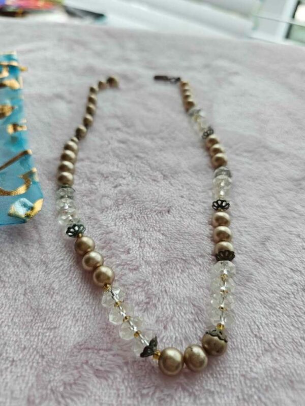 Cute collector piece Vintage Faux Pearl and Faceted Glass Bead Necklace