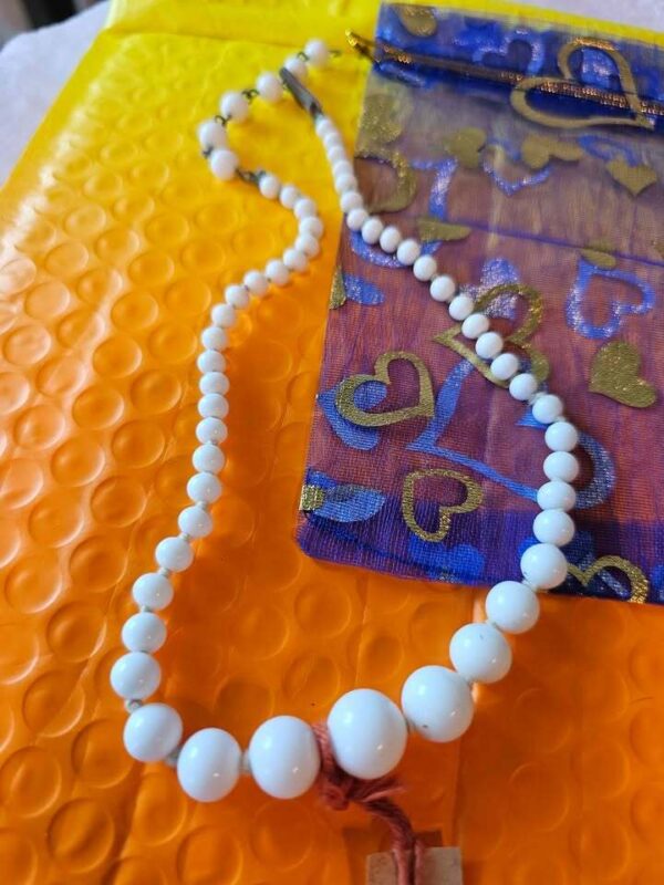 Vintage Japan Milk Glass Graduated Bead Necklace