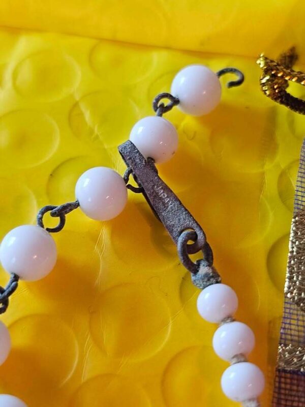 Vintage Japan Milk Glass Graduated Bead Necklace