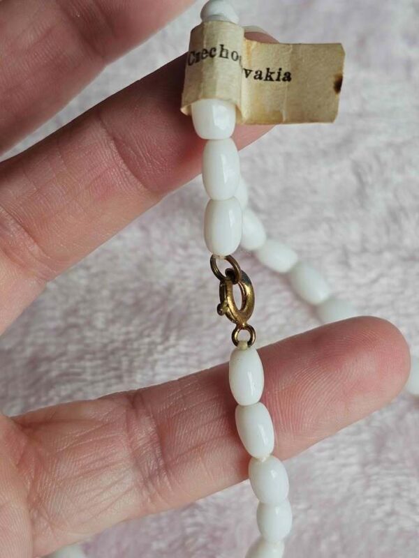 Vintage Czechoslovakia Glass Bead Necklace