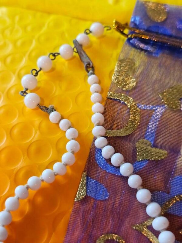 Vintage Japan Milk Glass Graduated Bead Necklace