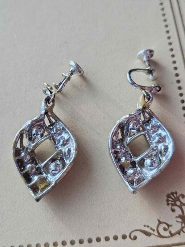p1-934.jpg Vintage Silver-Tone Rhinestone Screw-Back Earrings