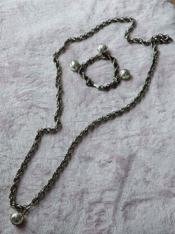 p1-945.jpg Vintage Signed "Celebrity" Necklace Bracelet Costume Jewelry Set