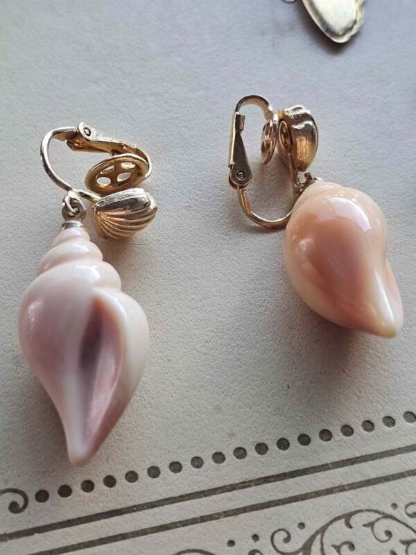 p1-960.jpg Vintage Avon Shell Clip-On Earrings